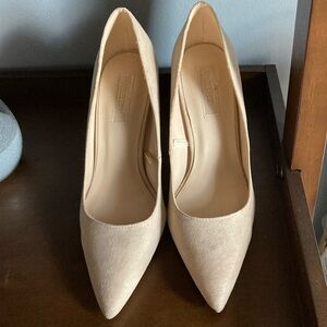 Elegant Beige Women's Pumps